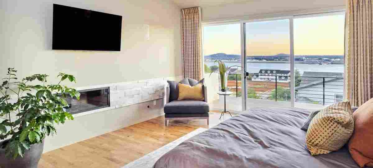https://cotobro-rental-house.com/wp-content/uploads/2016/05/details-gallery-bedroom-3-1200x540.jpg